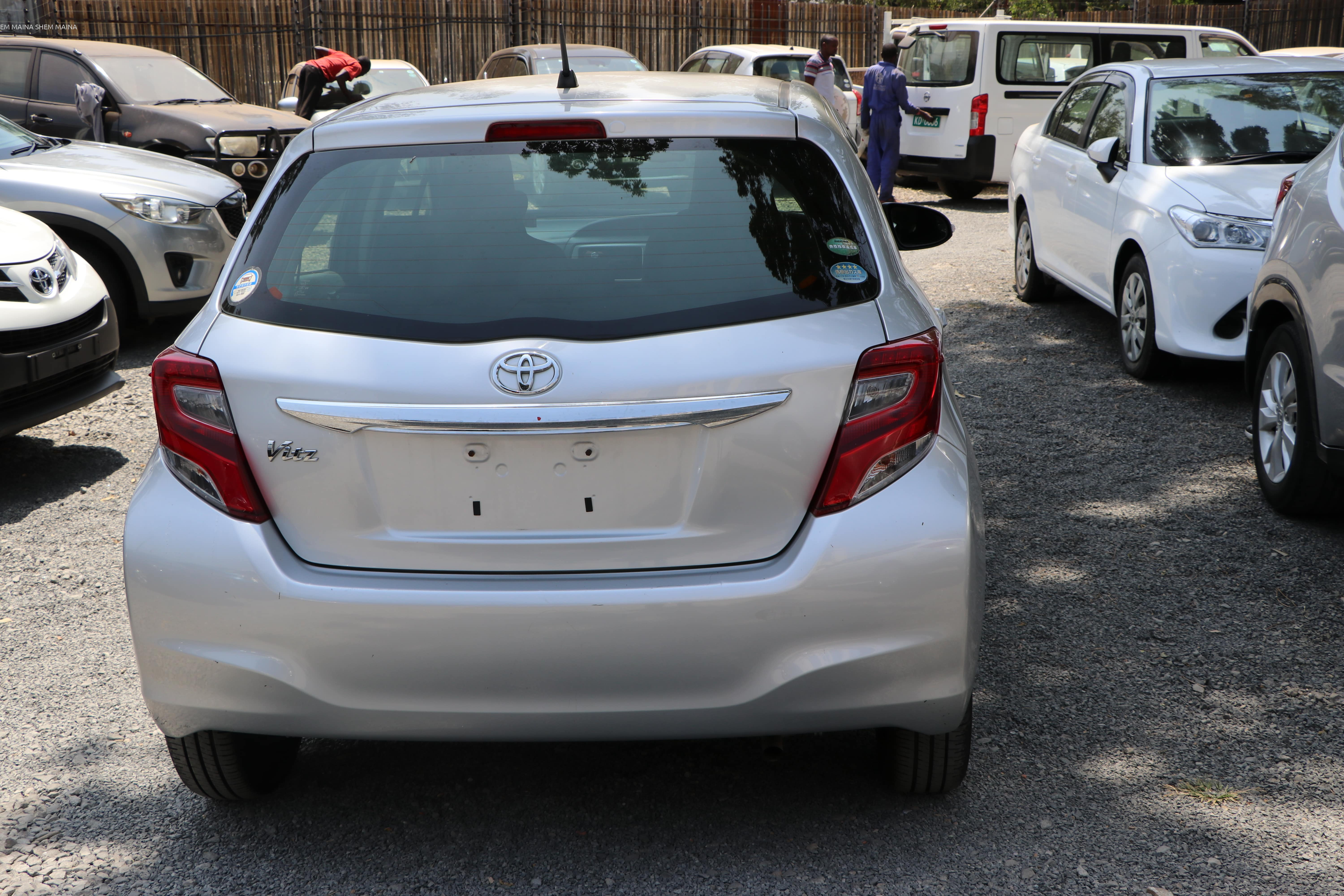 2015 TOYOTA VITZ