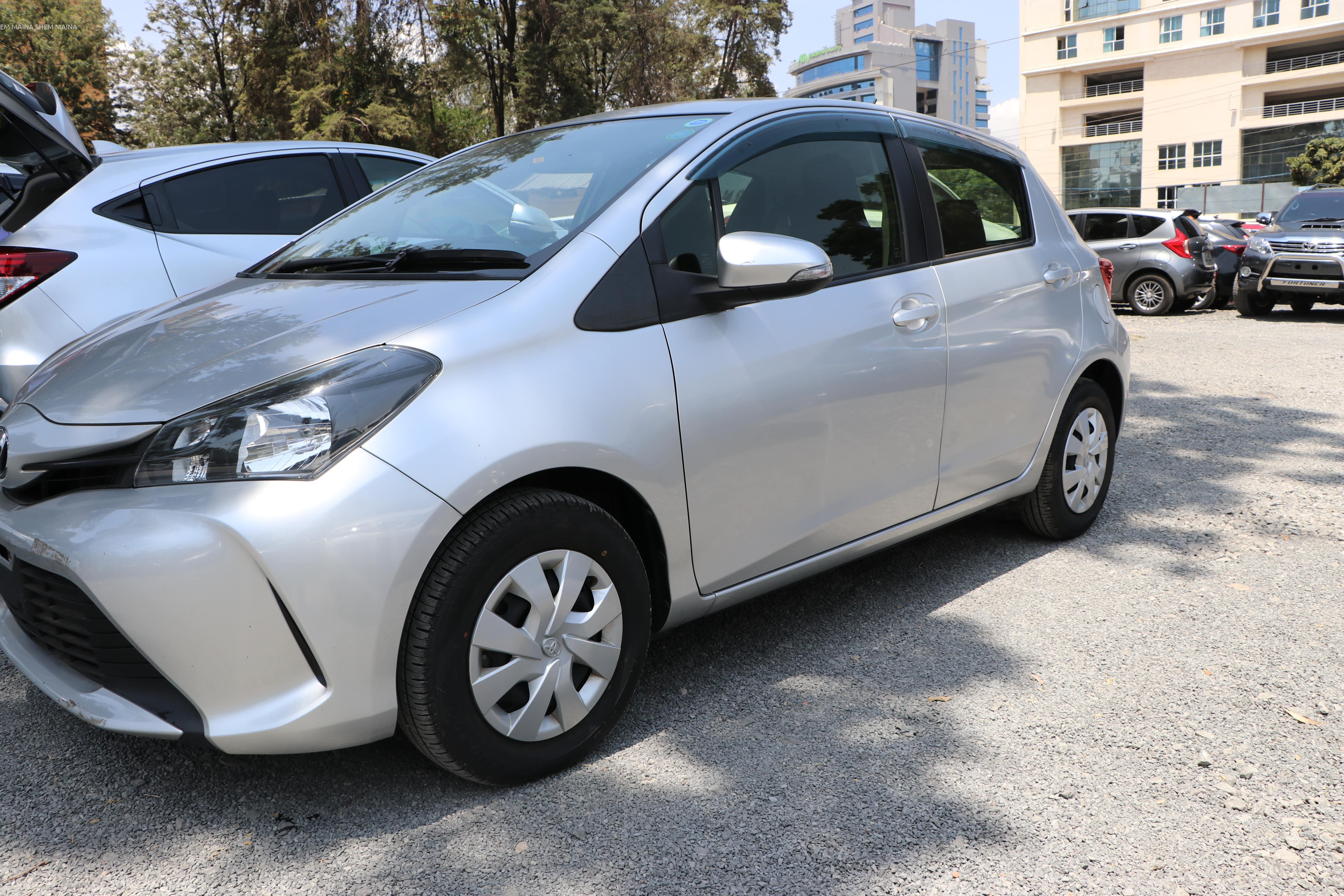 2015 TOYOTA VITZ