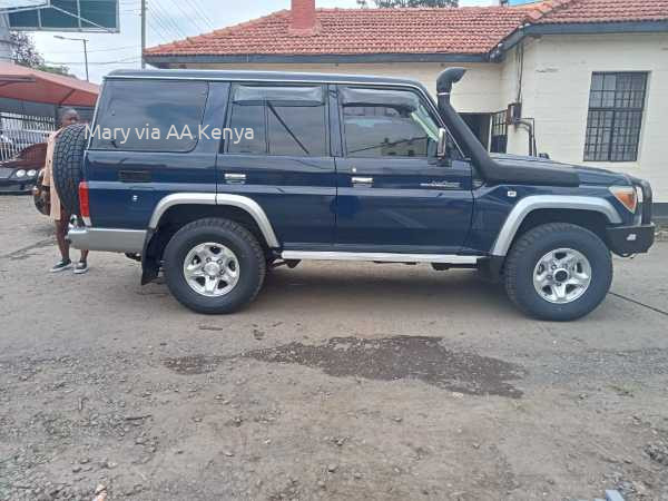 2015 TOYOTA LANDCRUISER