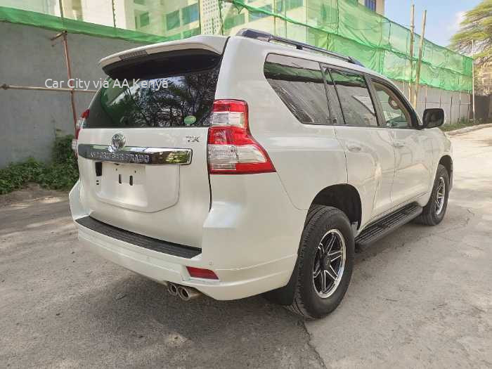 2017 TOYOTA LANDCRUISER