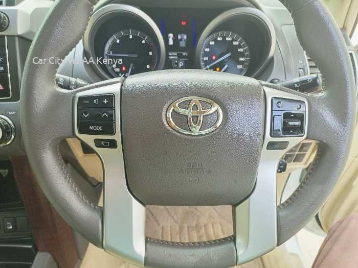 2017 TOYOTA LANDCRUISER