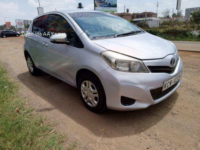 2012 TOYOTA VITZ