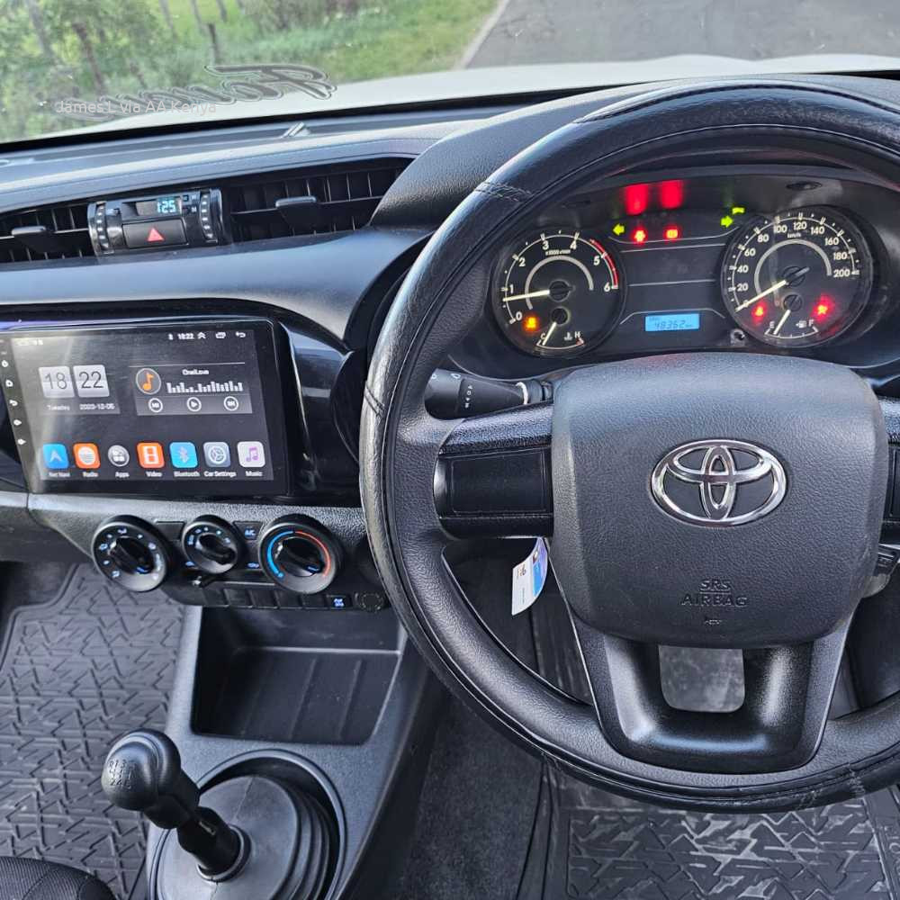 2022 TOYOTA HILUX