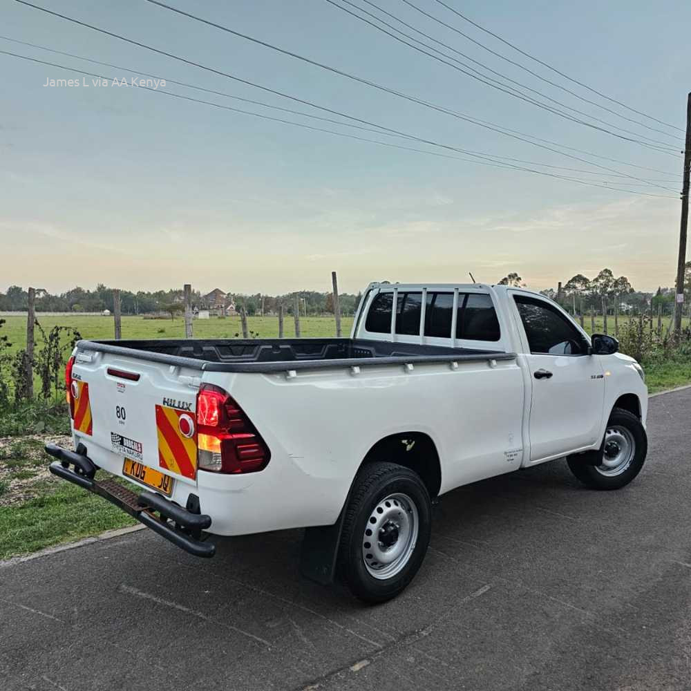 2022 TOYOTA HILUX