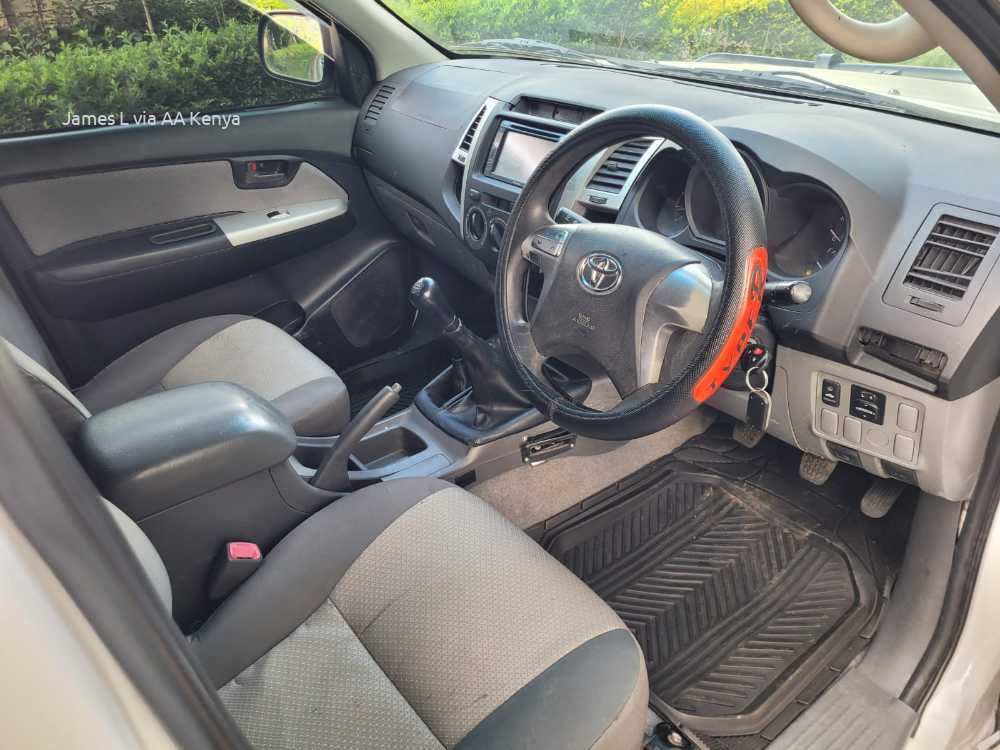 2014 TOYOTA HILUX