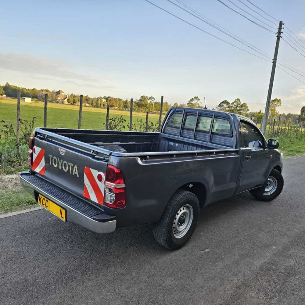 2014 TOYOTA HILUX