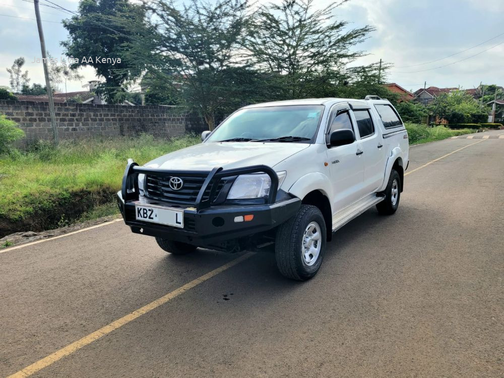 2014 TOYOTA HILUX