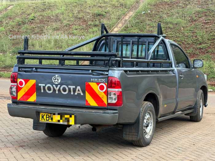 2013 TOYOTA HILUX