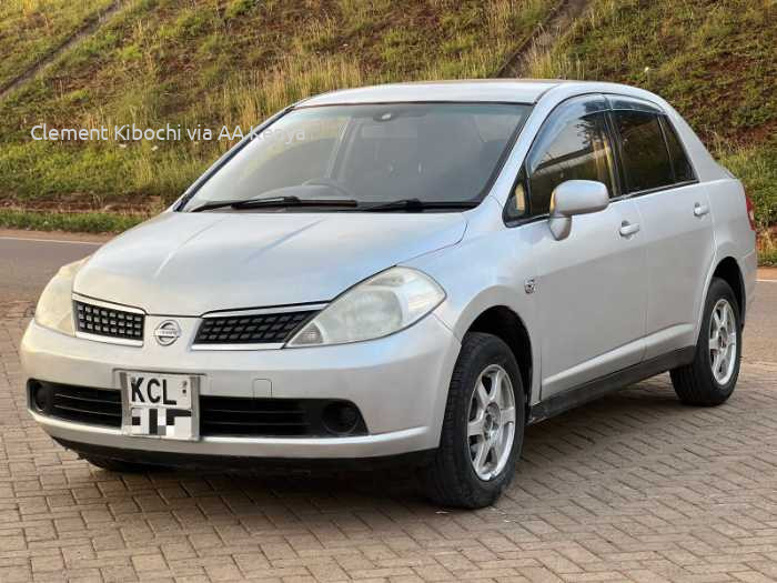 2010 NISSAN TIIDA