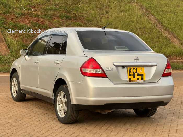 2010 NISSAN TIIDA