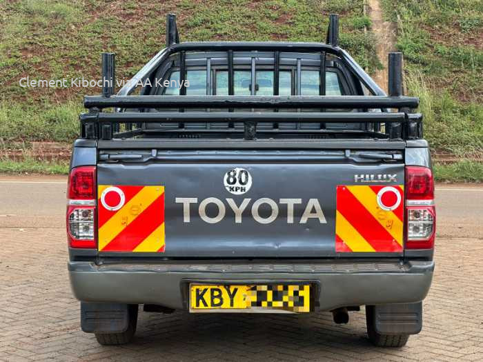 2013 TOYOTA HILUX