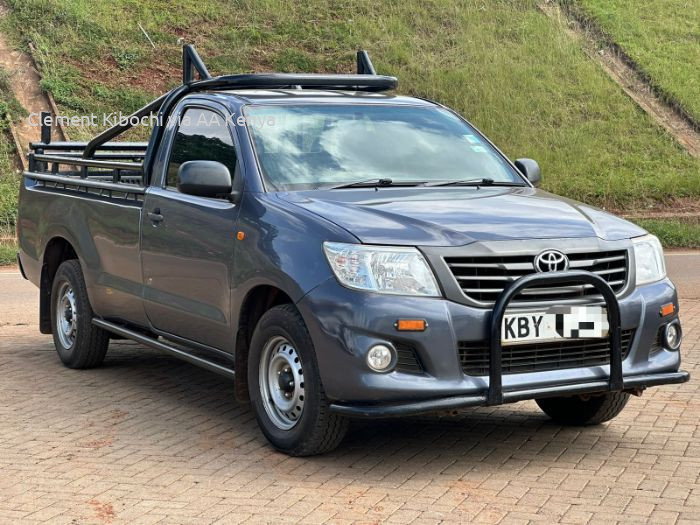 2013 TOYOTA HILUX