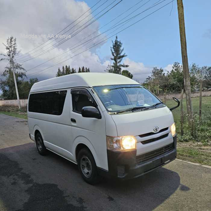 2015 TOYOTA HIACE