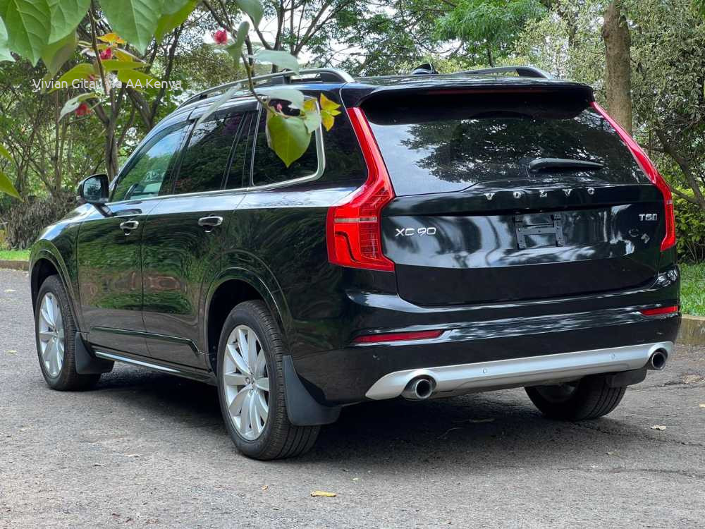 2017 VOLVO XC90