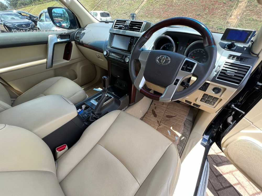 2016 TOYOTA LANDCRUISER