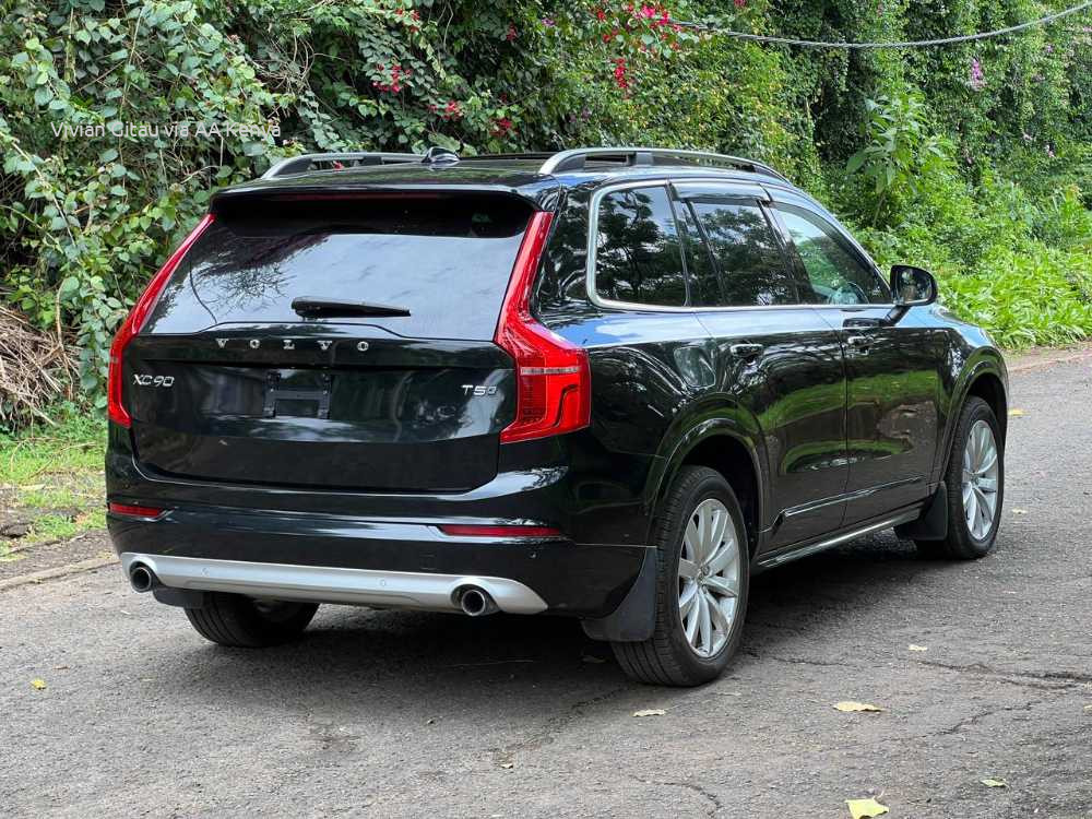 2017 VOLVO XC90