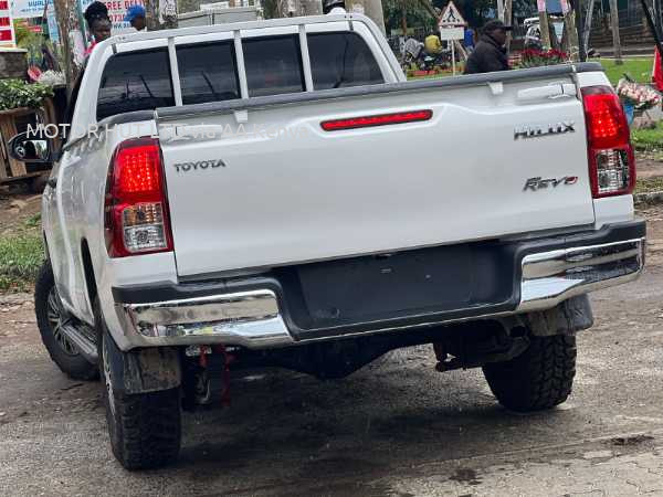 2016 TOYOTA HILUX