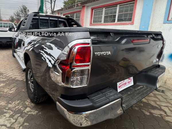 2016 TOYOTA HILUX