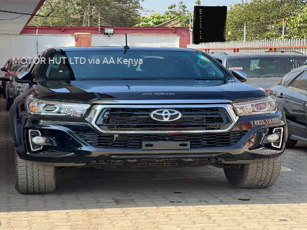 2015 TOYOTA HILUX