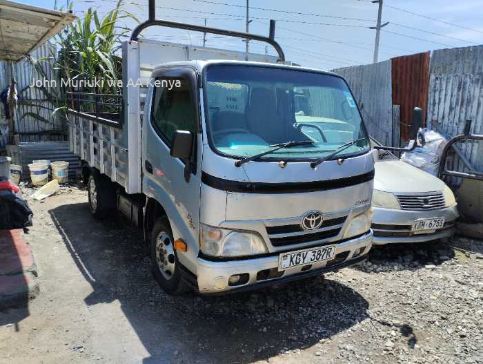 2012 TOYOTA DYNA