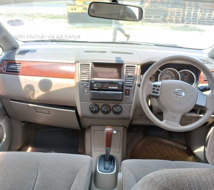 2004 NISSAN TIIDA