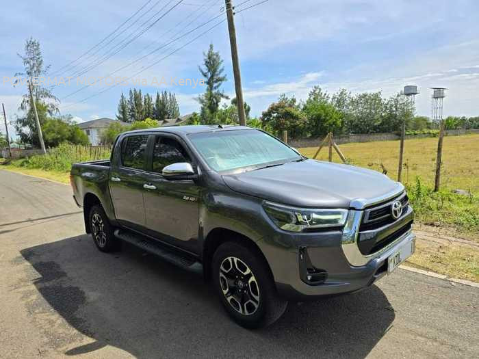 2019 TOYOTA HILUX