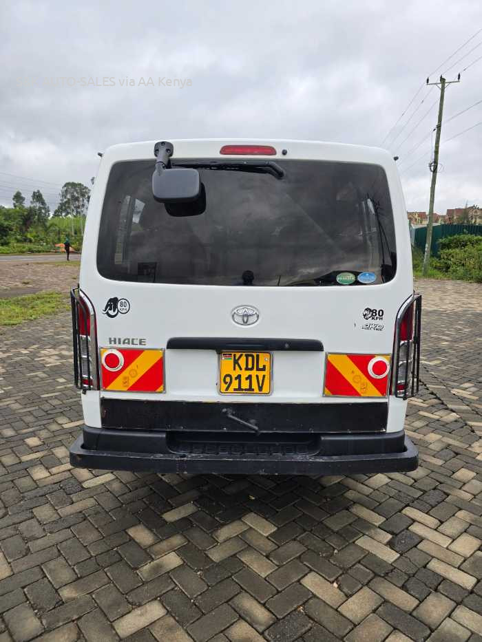 2015 TOYOTA HIACE