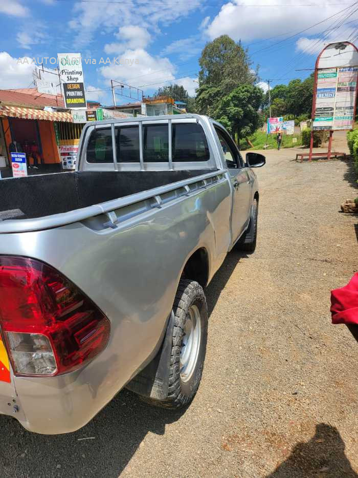 2022 TOYOTA HILUX