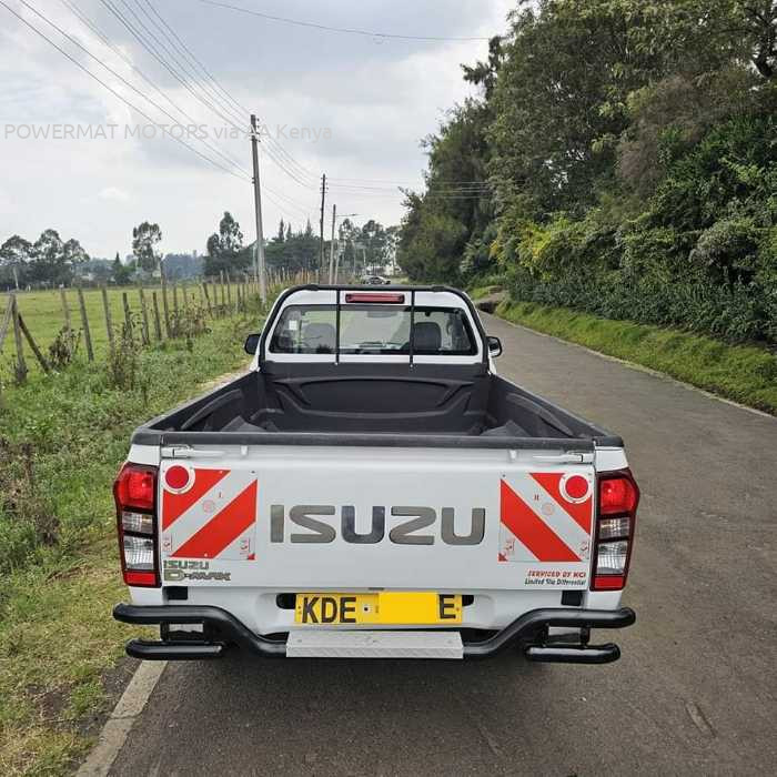 2021 ISUZU D-MAX