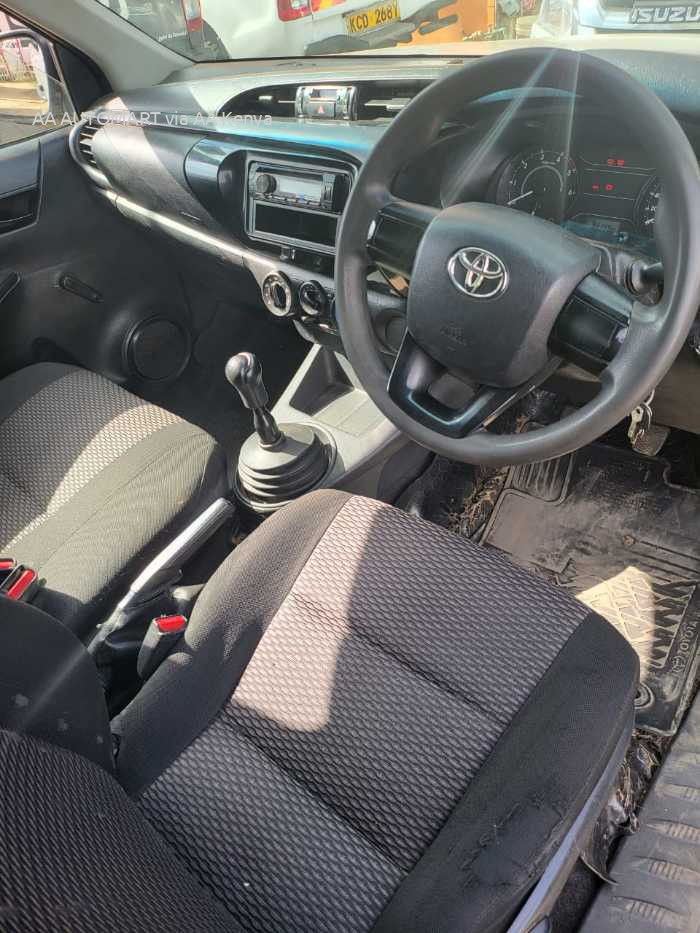 2022 TOYOTA HILUX