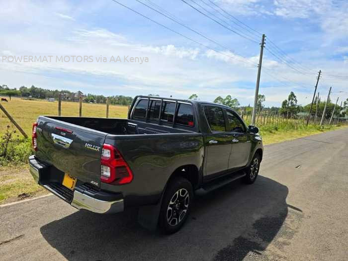 2019 TOYOTA HILUX