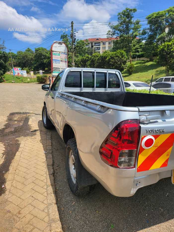 2022 TOYOTA HILUX