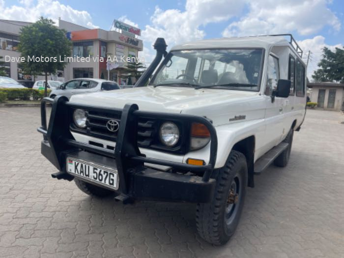 2005 TOYOTA LANDCRUISER