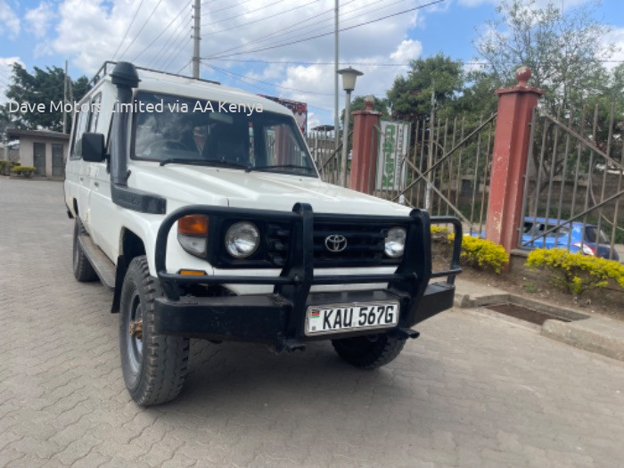 2005 TOYOTA LANDCRUISER