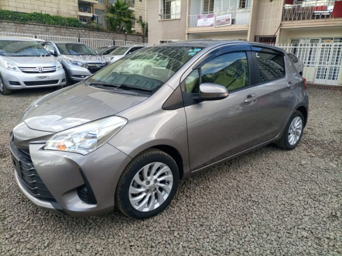 2016 TOYOTA VITZ