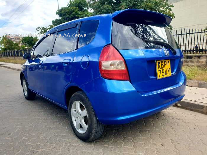 2005 HONDA FIT