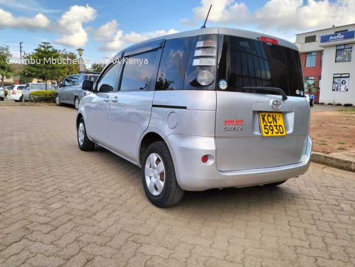 2010 TOYOTA SIENTA