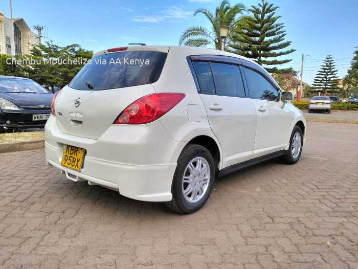 2006 NISSAN TIIDA