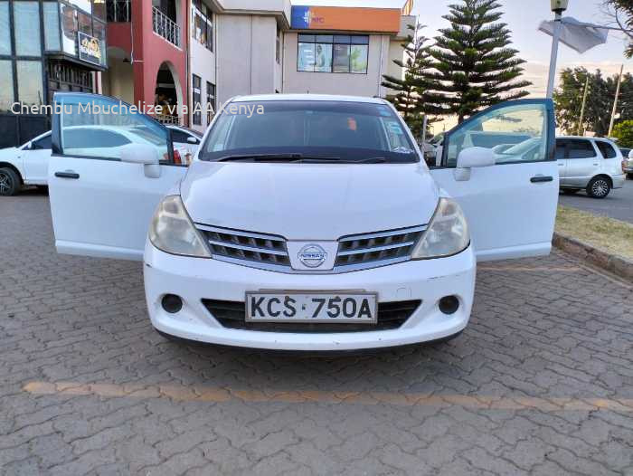 2011 NISSAN TIIDA