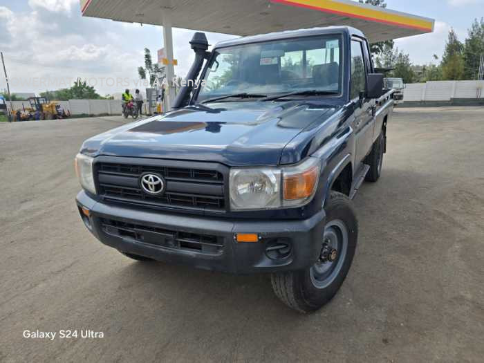 2018 TOYOTA LANDCRUISER