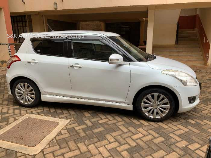 2012 SUZUKI SWIFT