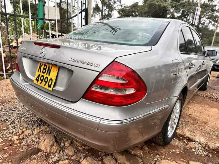 2003 MERCEDES BENZ E200