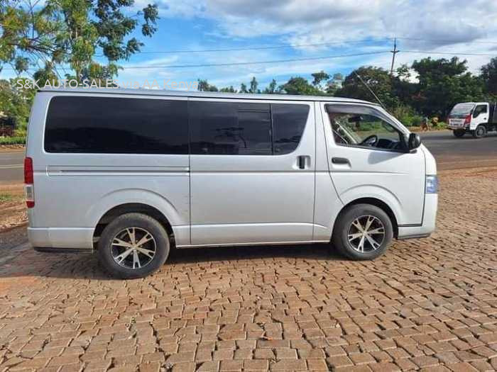 2016 TOYOTA HIACE