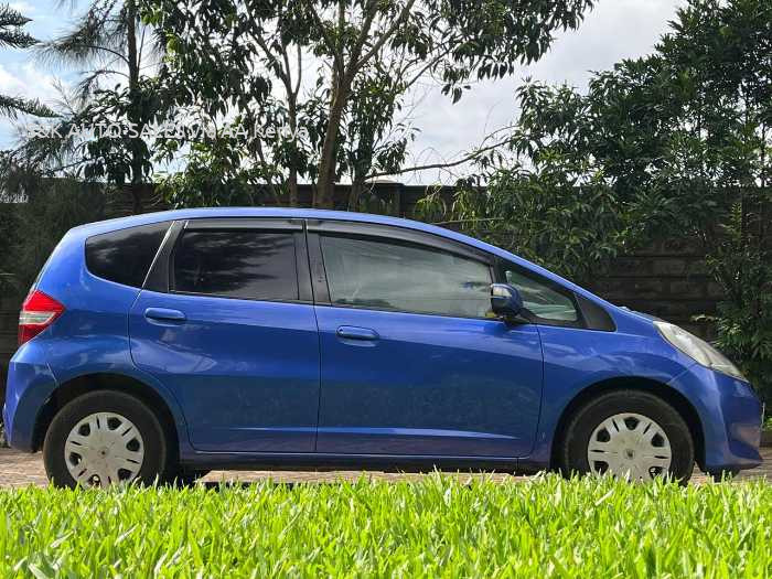 2011 HONDA FIT