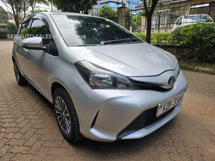 2015 TOYOTA VITZ