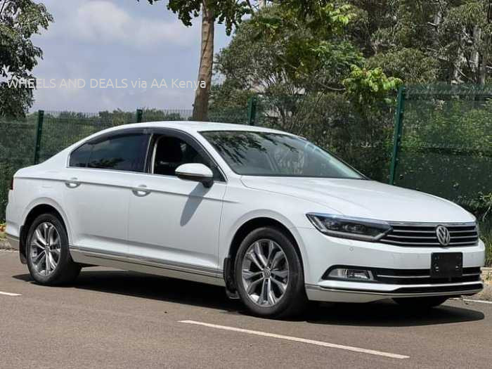 2016 VOLKSWAGEN PASSAT