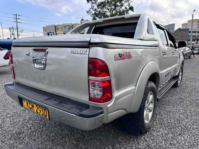 2012 TOYOTA HILUX