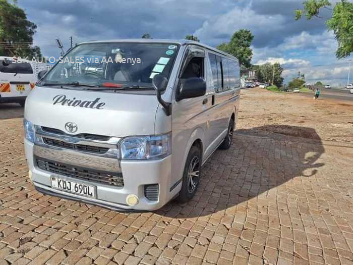 2016 TOYOTA HIACE