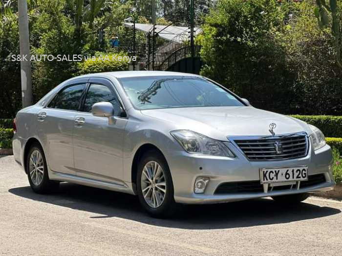 2012 TOYOTA CROWN