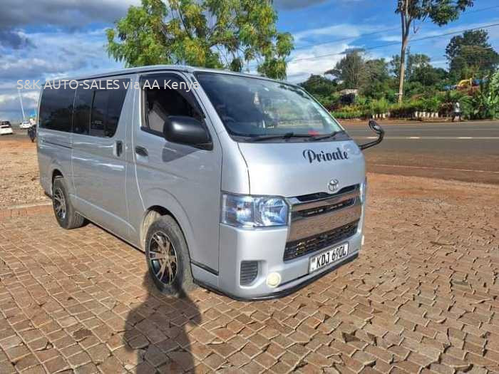 2016 TOYOTA HIACE